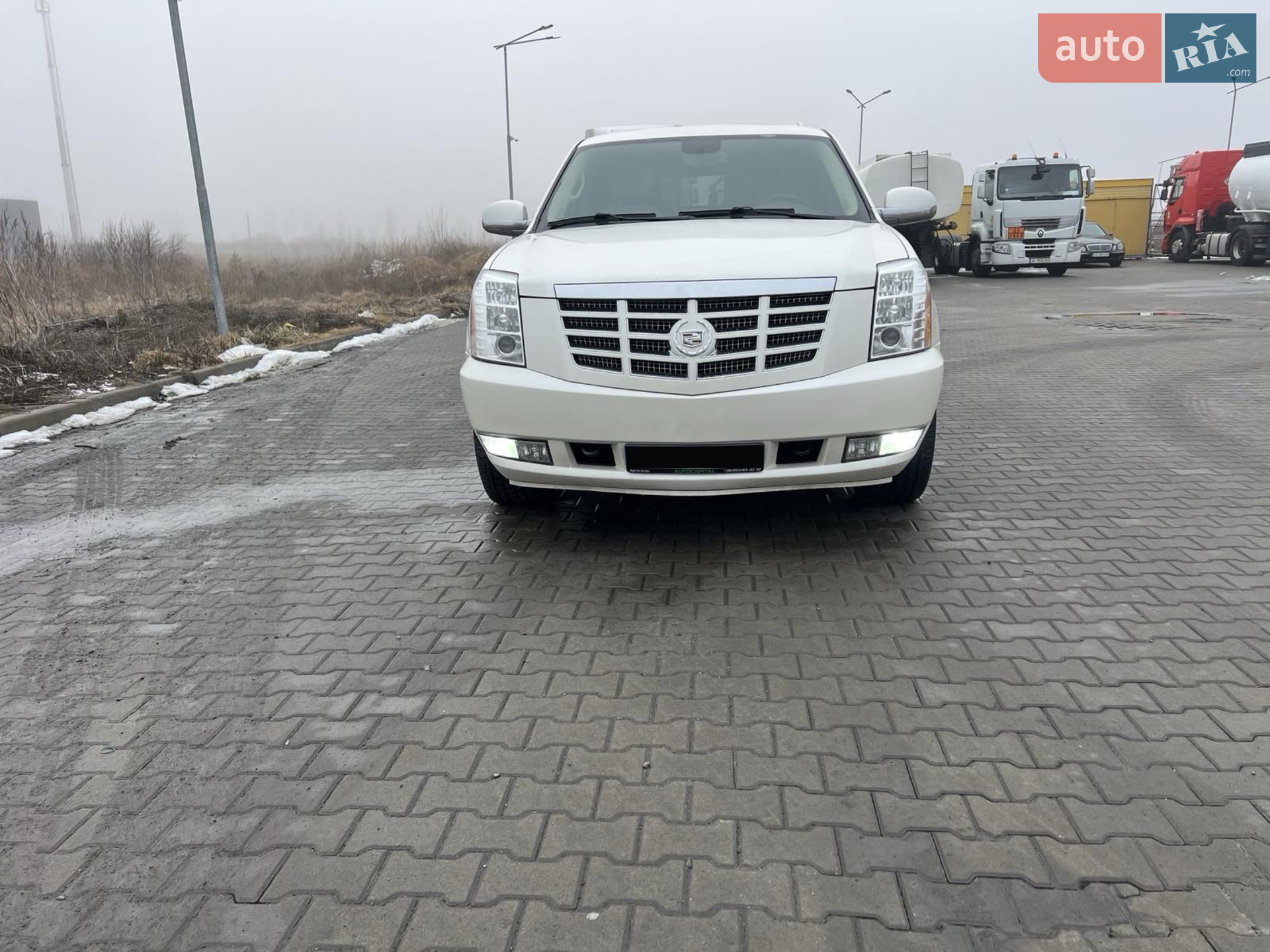 2011 Cadillac Escalade - мініатюра 3