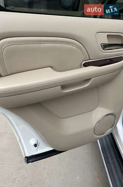 Внедорожник / Кроссовер Cadillac Escalade 2011 в 