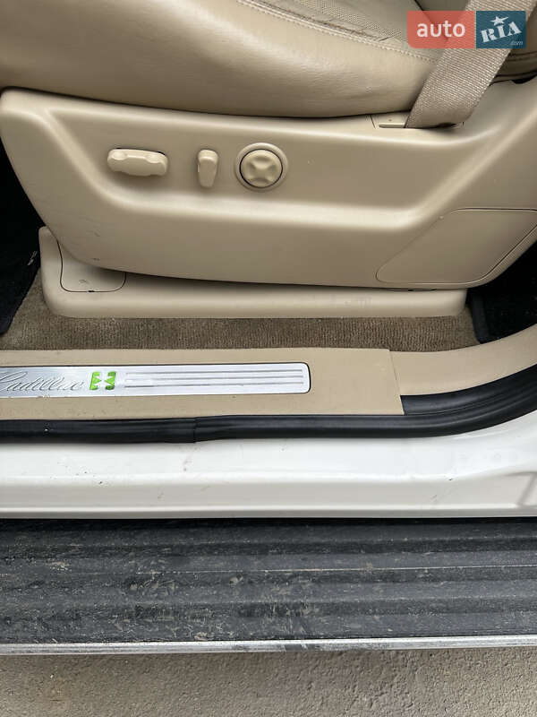 Внедорожник / Кроссовер Cadillac Escalade 2011 в Киеве