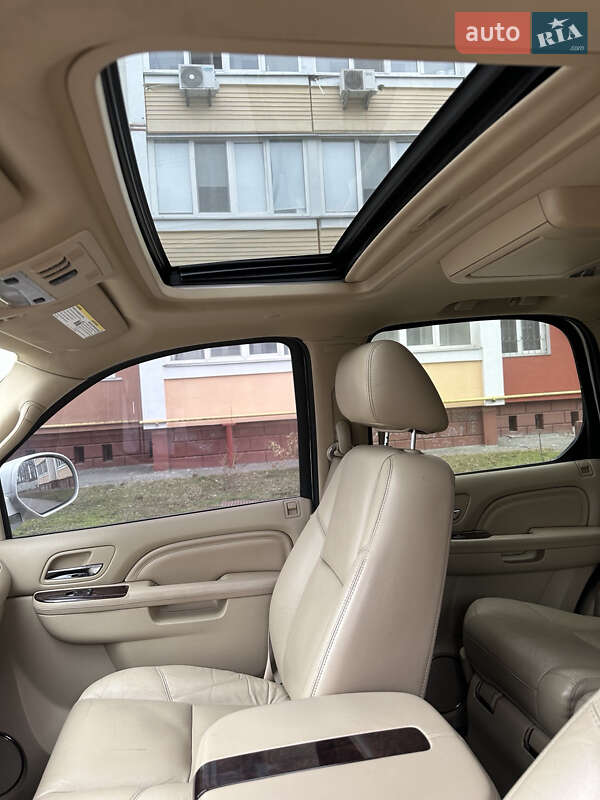 Внедорожник / Кроссовер Cadillac Escalade 2011 в Киеве