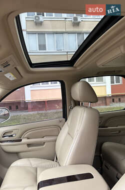 Внедорожник / Кроссовер Cadillac Escalade 2011 в 