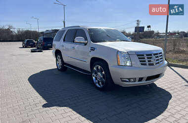 Внедорожник / Кроссовер Cadillac Escalade 2011 в 