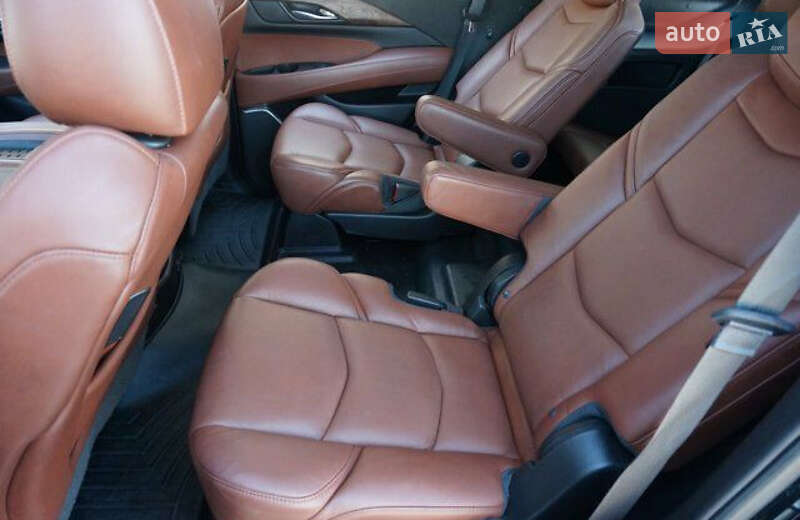 Позашляховик / Кросовер Cadillac Escalade 2017 в Києві