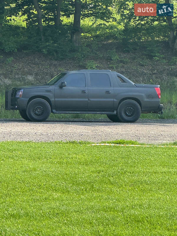Пикап Cadillac Escalade 2002 в Ивано-Франковске