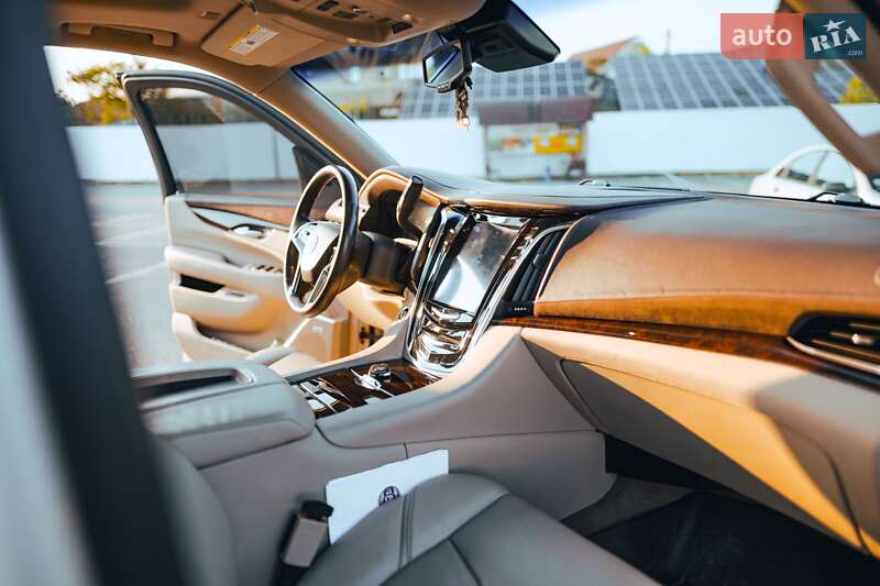 Внедорожник / Кроссовер Cadillac Escalade 2014 в Ужгороде фото 18 Внедорожник / Кроссовер Cadillac Escalade 2014 в Ужгороде
