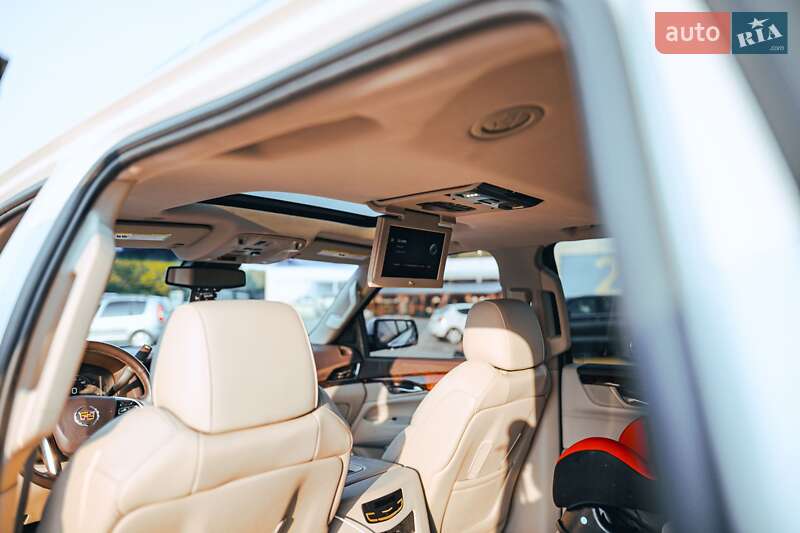 Внедорожник / Кроссовер Cadillac Escalade 2014 в Ужгороде фото 34 Внедорожник / Кроссовер Cadillac Escalade 2014 в Ужгороде