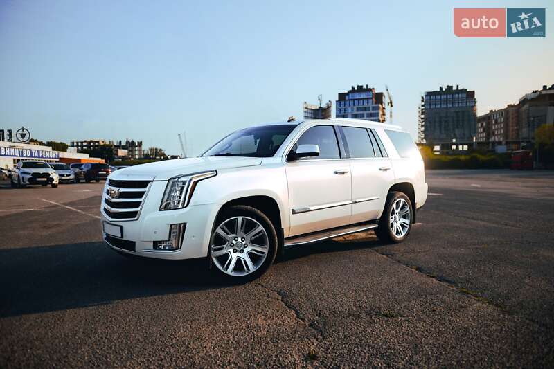 Внедорожник / Кроссовер Cadillac Escalade 2014 в Ужгороде