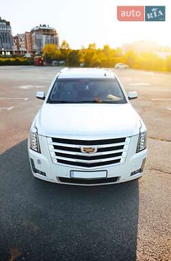 Внедорожник / Кроссовер Cadillac Escalade 2014 в 