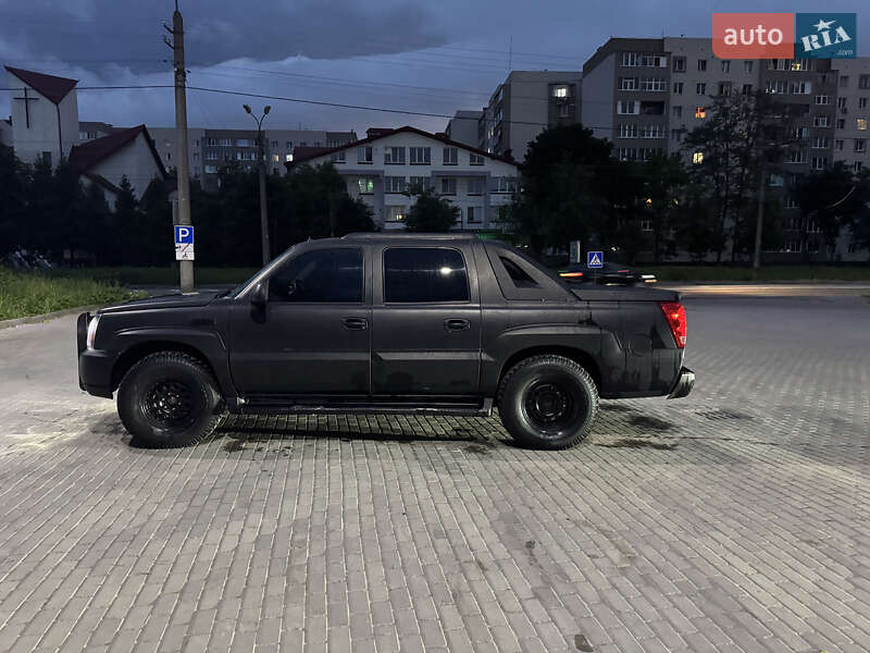Пикап Cadillac Escalade 2002 в Ивано-Франковске