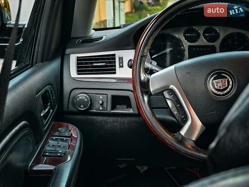 Внедорожник / Кроссовер Cadillac Escalade 2007 в Одессе фото 9 Внедорожник / Кроссовер Cadillac Escalade 2007 в Одессе
