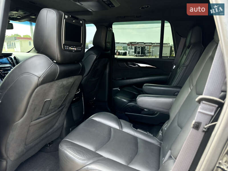 Внедорожник / Кроссовер Cadillac Escalade 2016 в Харькове