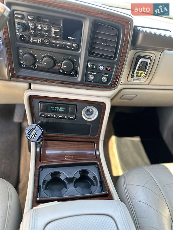 Внедорожник / Кроссовер Cadillac Escalade 2001 в Киеве