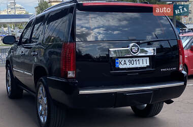 Внедорожник / Кроссовер Cadillac Escalade 2008 в 