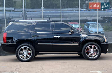 Внедорожник / Кроссовер Cadillac Escalade 2008 в 