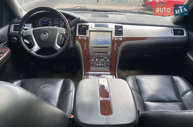 Внедорожник / Кроссовер Cadillac Escalade 2008 в 