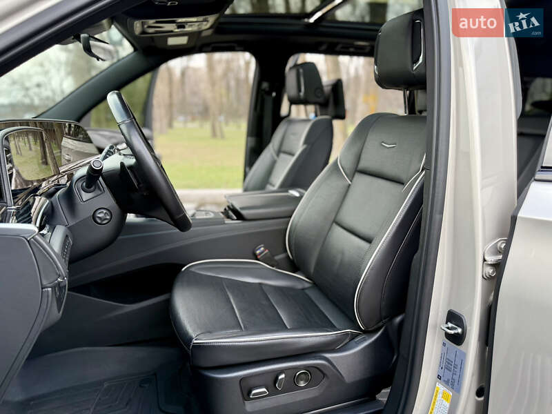 Внедорожник / Кроссовер Cadillac Escalade 2020 в Киеве
