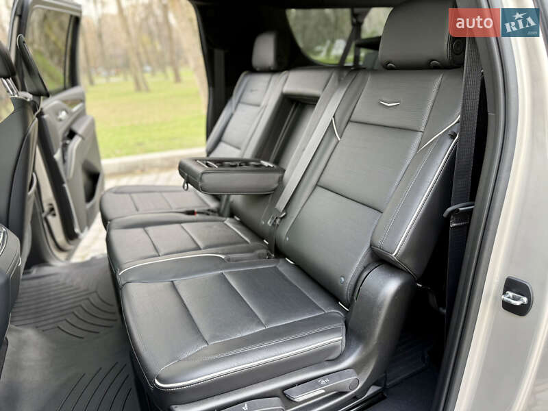 Внедорожник / Кроссовер Cadillac Escalade 2020 в Киеве