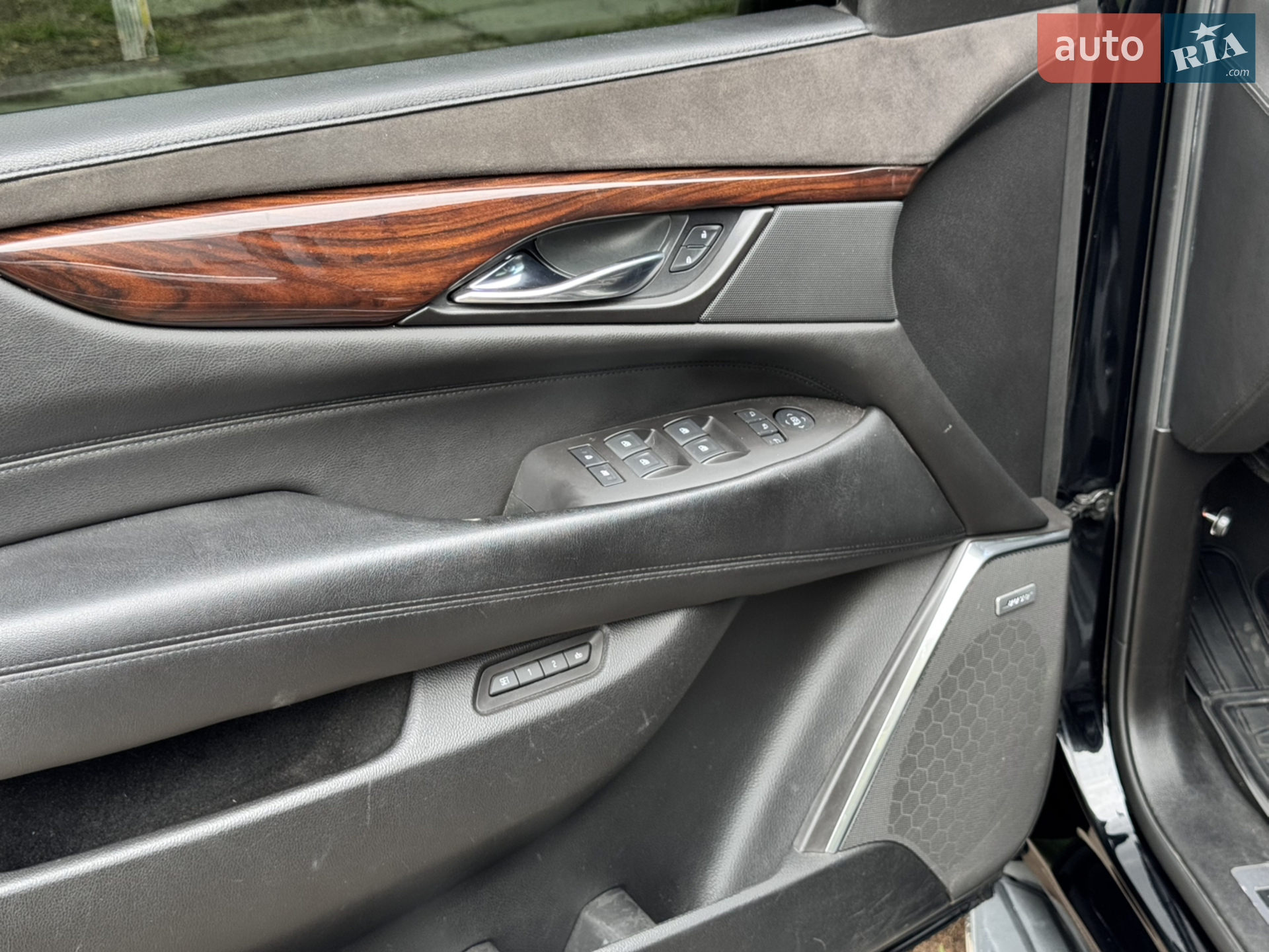 2016 Cadillac Escalade - мініатюра 17