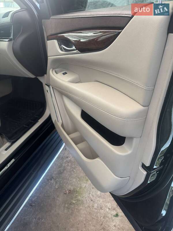 Внедорожник / Кроссовер Cadillac Escalade 2014 в Львове фото 67 Внедорожник / Кроссовер Cadillac Escalade 2014 в Львове