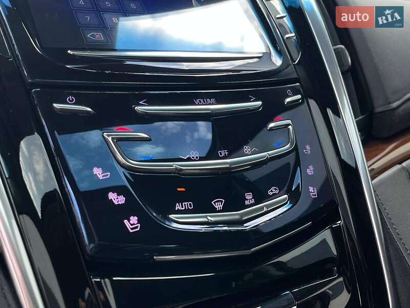 Внедорожник / Кроссовер Cadillac Escalade 2017 в Львове