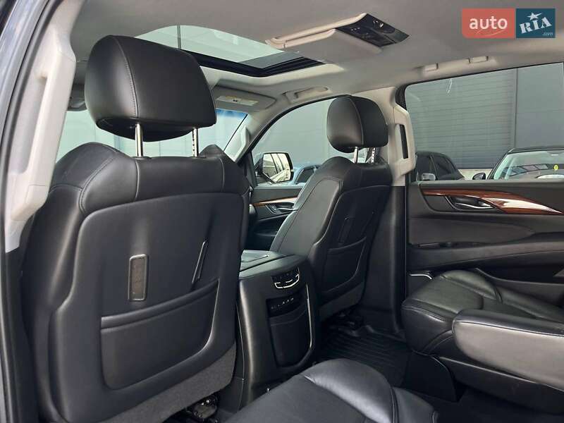 Внедорожник / Кроссовер Cadillac Escalade 2017 в Львове
