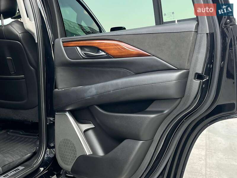 Внедорожник / Кроссовер Cadillac Escalade 2017 в Львове