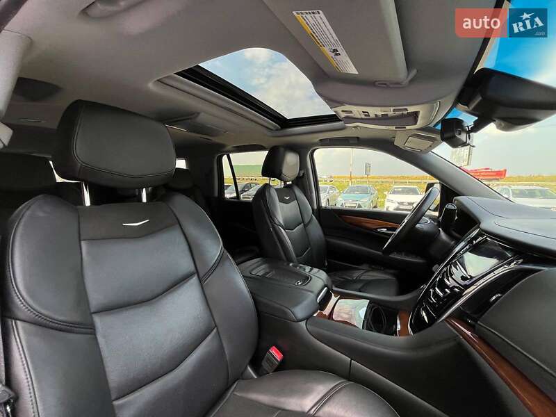Внедорожник / Кроссовер Cadillac Escalade 2017 в Львове