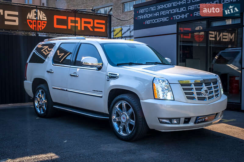 Позашляховик / Кросовер Cadillac Escalade 2011 в Києві