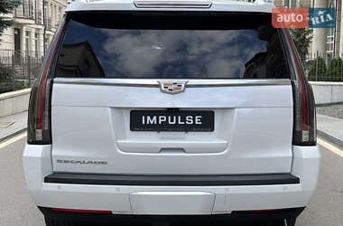 Внедорожник / Кроссовер Cadillac Escalade 2018 в 
