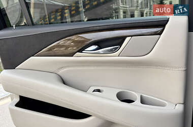 Внедорожник / Кроссовер Cadillac Escalade 2018 в 