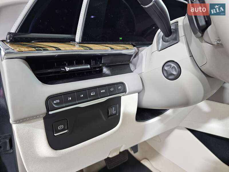 Внедорожник / Кроссовер Cadillac Escalade 2022 в Киеве