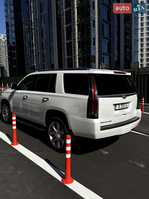 Внедорожник / Кроссовер Cadillac Escalade 2017 в Киеве