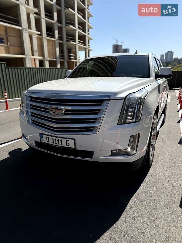 Внедорожник / Кроссовер Cadillac Escalade 2017 в Киеве