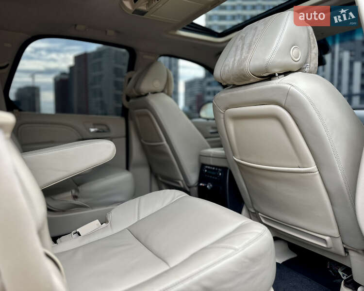 Позашляховик / Кросовер Cadillac Escalade 2007 в Києві