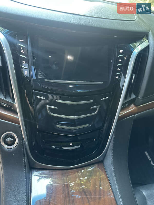 Позашляховик / Кросовер Cadillac Escalade 2018 в Чернівцях фото 16 Позашляховик / Кросовер Cadillac Escalade 2018 в Чернівцях