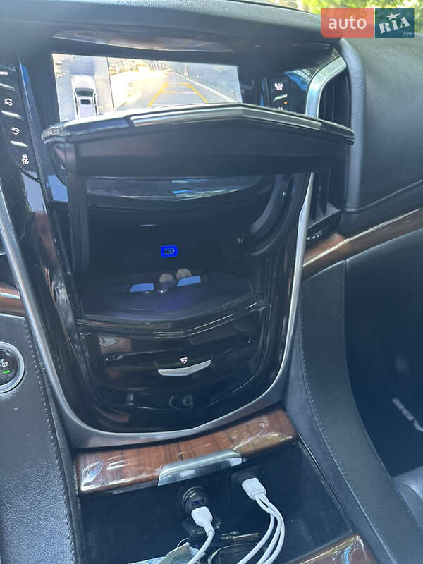 Позашляховик / Кросовер Cadillac Escalade 2018 в Чернівцях фото 30 Позашляховик / Кросовер Cadillac Escalade 2018 в Чернівцях