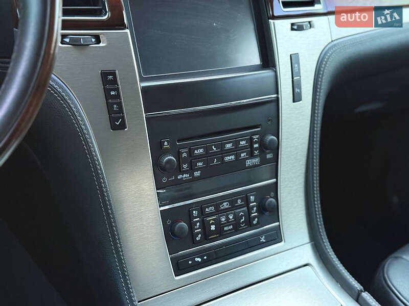 Внедорожник / Кроссовер Cadillac Escalade 2013 в Сколе