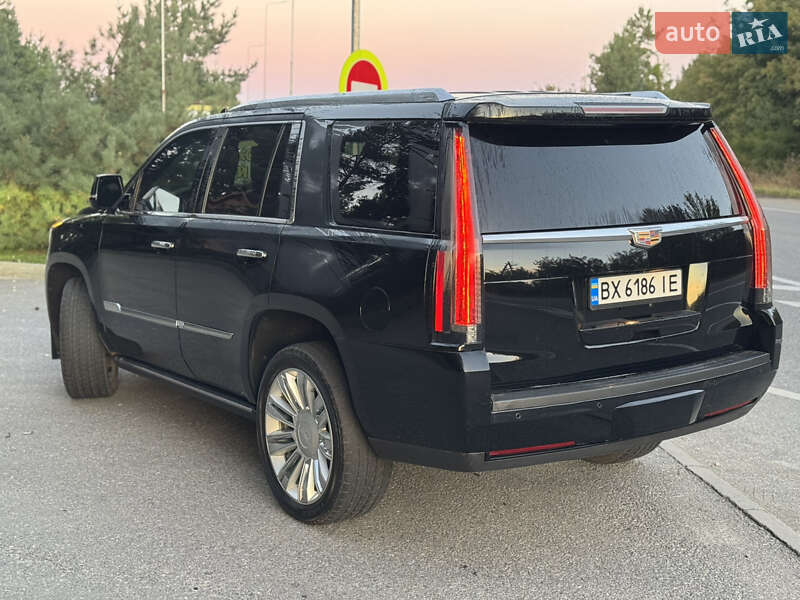 Внедорожник / Кроссовер Cadillac Escalade 2016 в Хмельницком