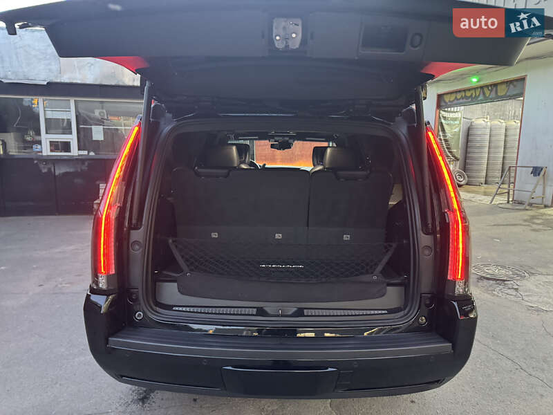Внедорожник / Кроссовер Cadillac Escalade 2016 в Хмельницком