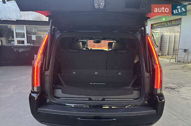 Внедорожник / Кроссовер Cadillac Escalade 2016 в 