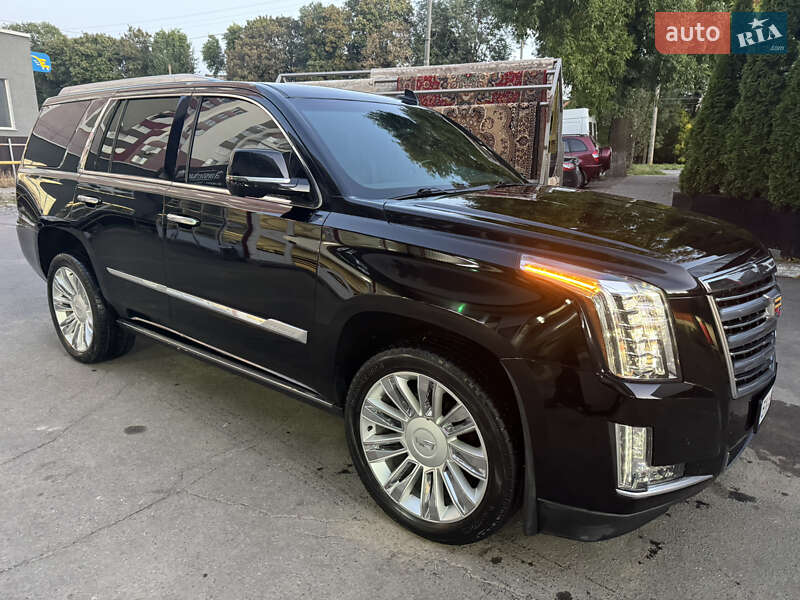 Внедорожник / Кроссовер Cadillac Escalade 2016 в Хмельницком