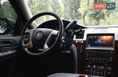 Позашляховик / Кросовер Cadillac Escalade 2008 в 
