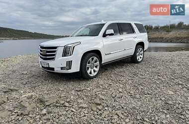 Позашляховик / Кросовер Cadillac Escalade 2016 в 