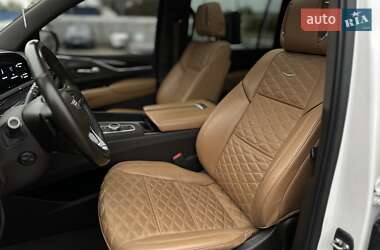 Позашляховик / Кросовер Cadillac Escalade 2021 в 