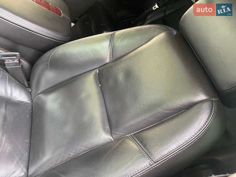 Позашляховик / Кросовер Cadillac Escalade 2008 в Дніпрі фото 24 Позашляховик / Кросовер Cadillac Escalade 2008 в Дніпрі