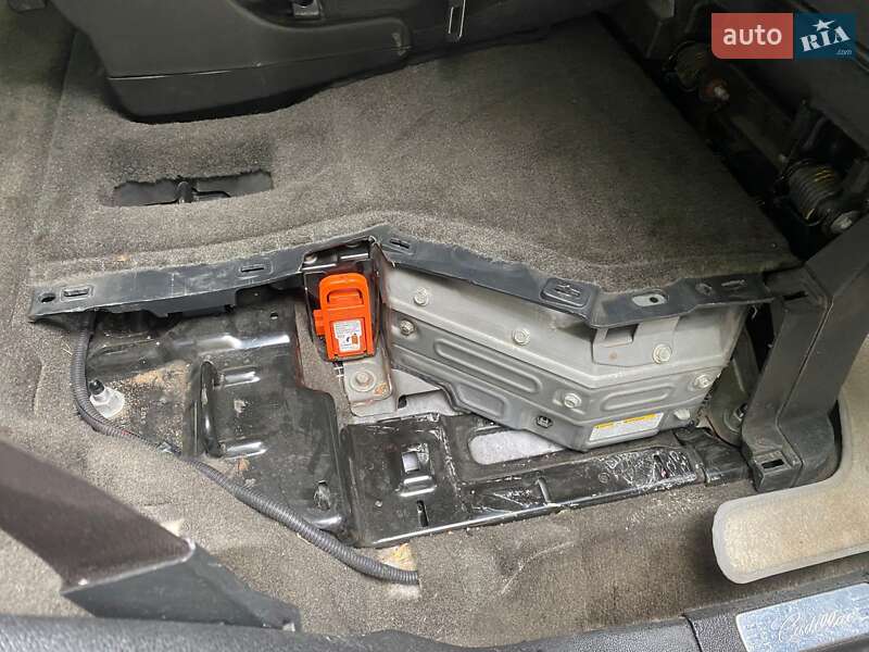 Позашляховик / Кросовер Cadillac Escalade 2008 в Дніпрі фото 29 Позашляховик / Кросовер Cadillac Escalade 2008 в Дніпрі