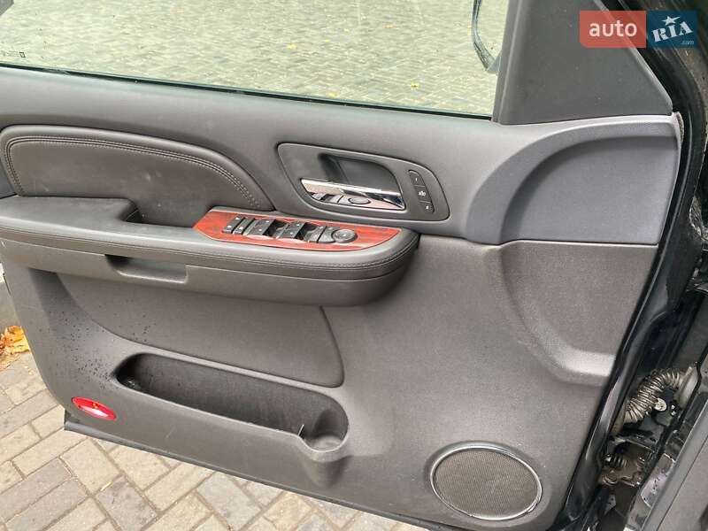 Позашляховик / Кросовер Cadillac Escalade 2008 в Дніпрі фото 38 Позашляховик / Кросовер Cadillac Escalade 2008 в Дніпрі