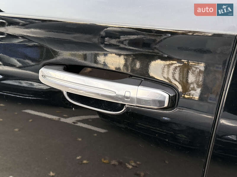 Внедорожник / Кроссовер Cadillac Escalade 2015 в Киеве