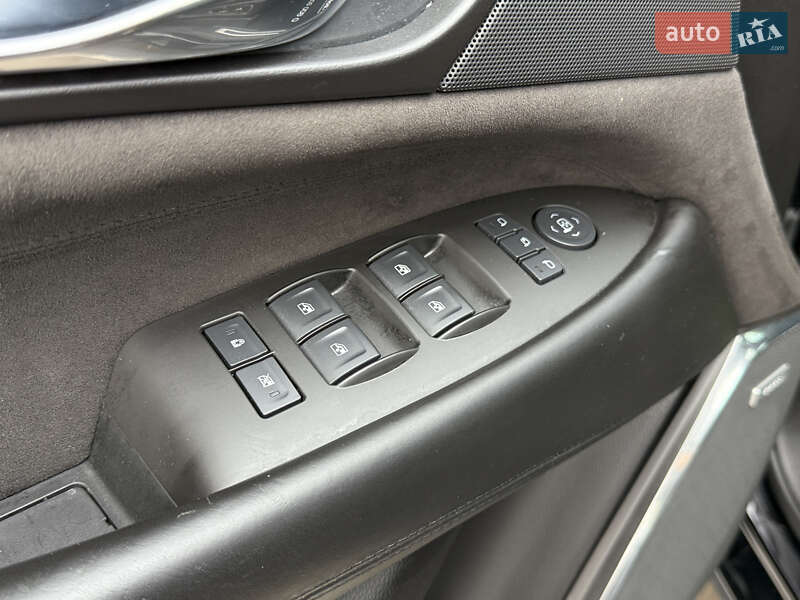 Внедорожник / Кроссовер Cadillac Escalade 2015 в Киеве