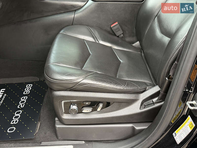 Внедорожник / Кроссовер Cadillac Escalade 2015 в Киеве